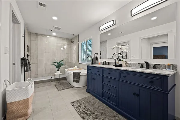 184 Woodland Ln SW — Photo 8