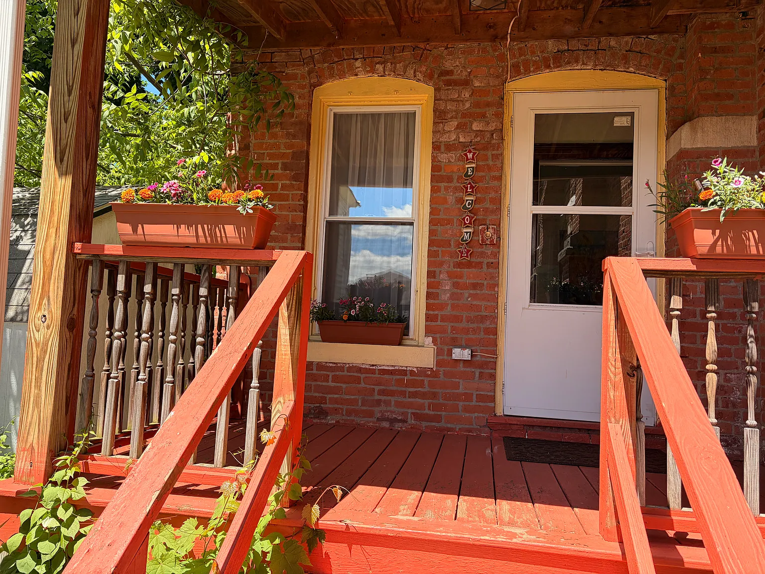 620 E Gansevoort St — Photo 2