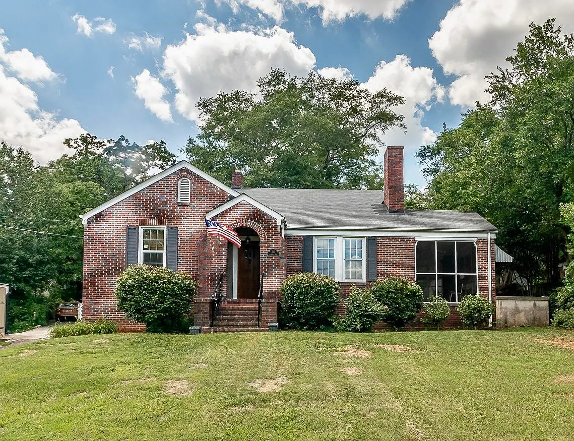 3 bed, 2.0 bath, 1787 sqft, $1,795 — Photo 1