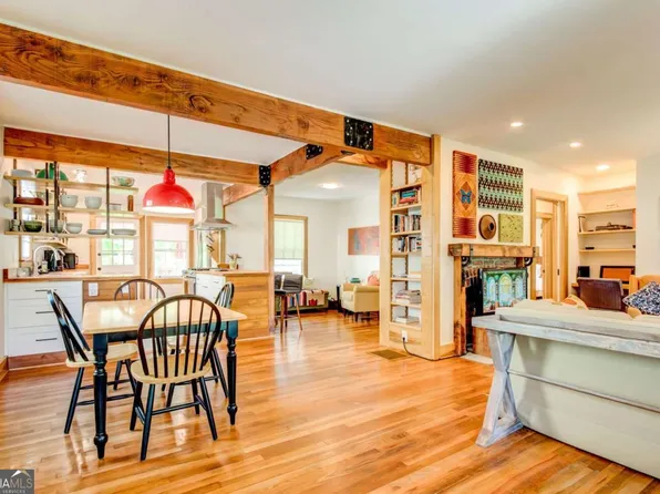 1576 Temple Ave, College Park, GA 30337