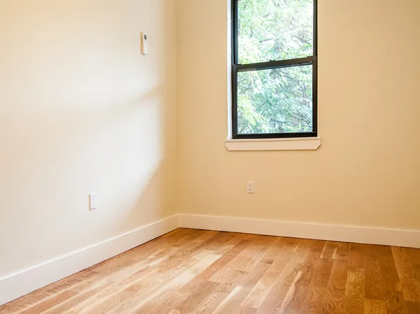 1426 De Kalb Avenue image 31 of 40