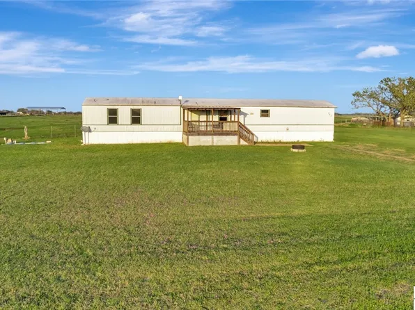 245 Wischkaemper Rd, Victoria, TX 77905
