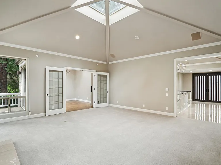 651 Manresa Ln — Photo 6