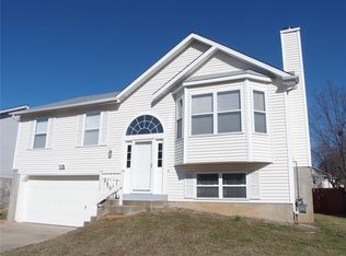1750 Knoll Ter, Saint Peters, MO 63376