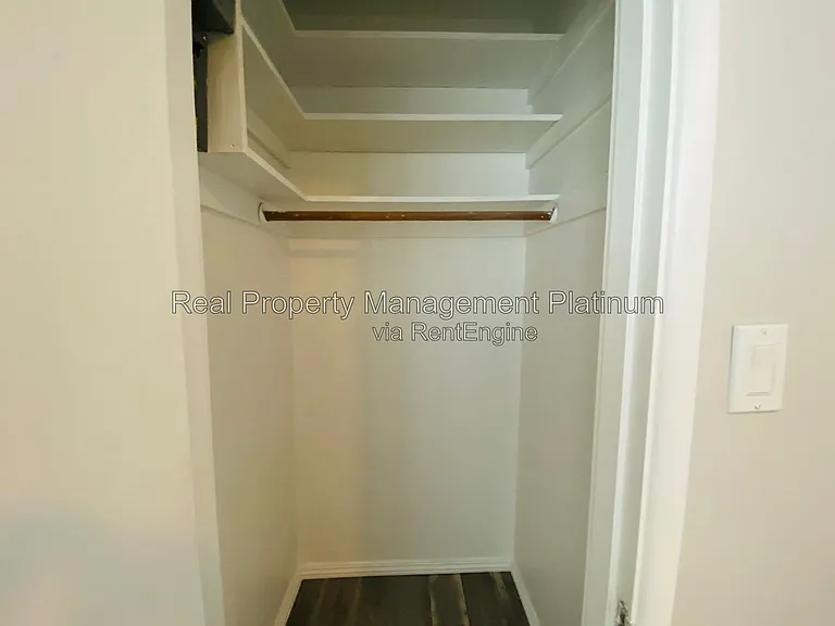 2728 E Gettysburg Ave — Photo 11