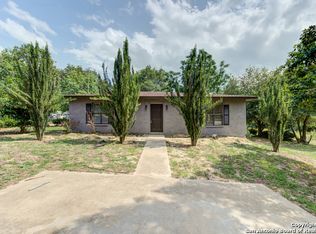 1230 Royal Oaks Rd, Somerset, TX 78069