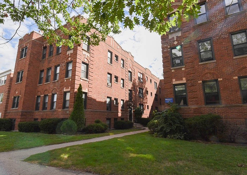 1st image of 1135-135 Oak Ave #W1