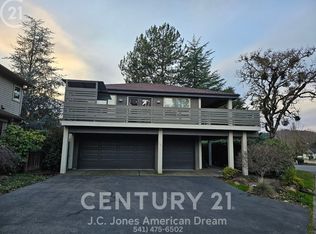 144 Black Oak St, Grants Pass, OR 97527