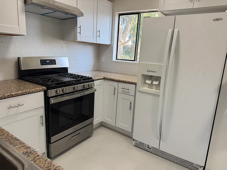 18530 Hatteras St #313 — Photo 7