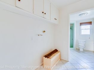 10416 Hillview Ave, Chatsworth, CA 91311