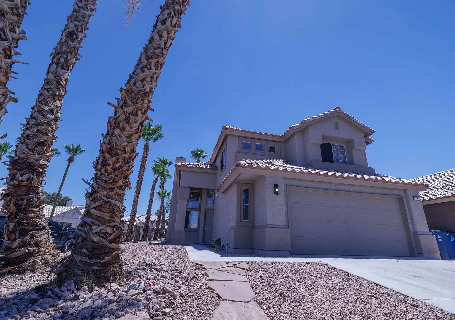 Newly Refreshed 4 Bedroom Home — Photo 2