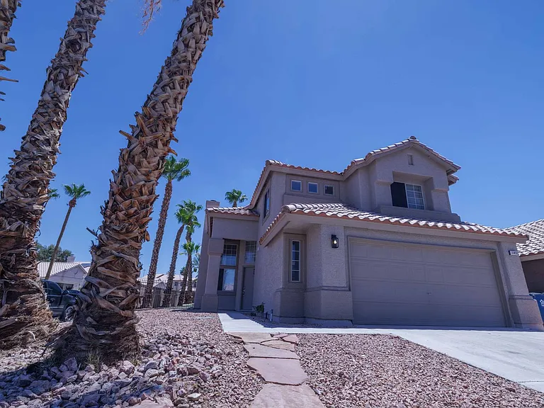 1143 Adelman Dr — Photo 2
