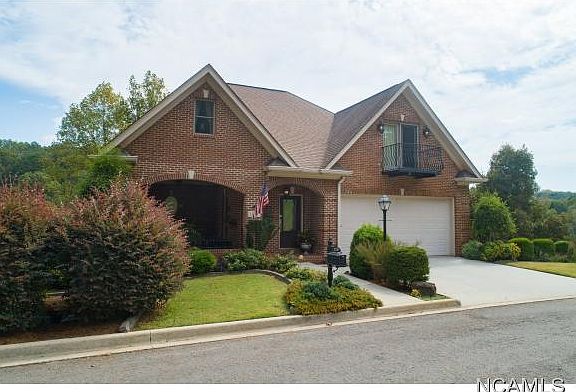 3rd image of 100 Waterford Dr