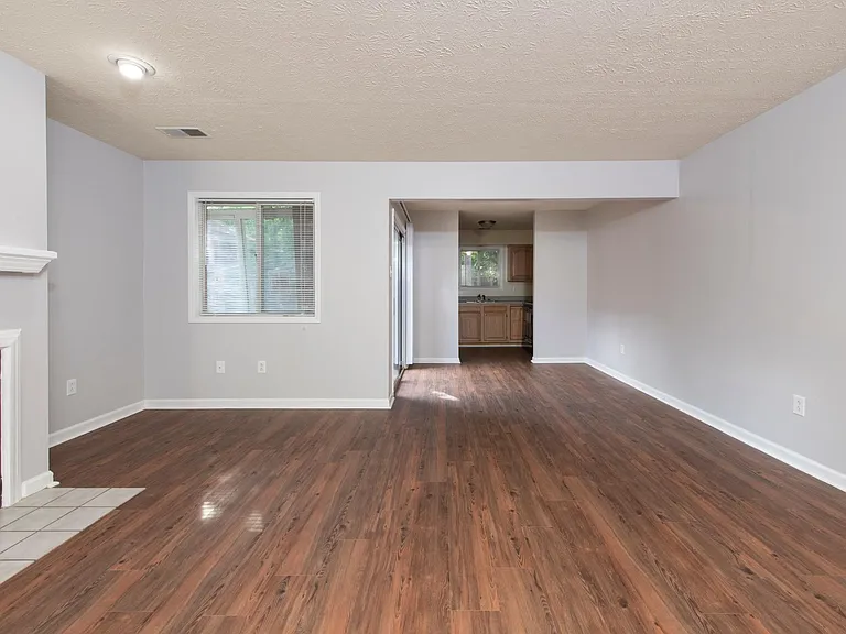 1450 Vintage Cir — Photo 8