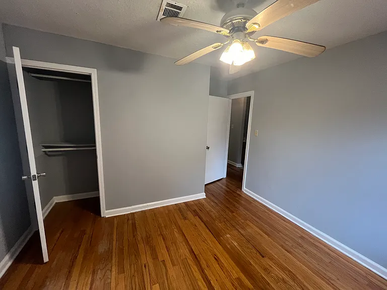 204 Ravenwood Way — Photo 17