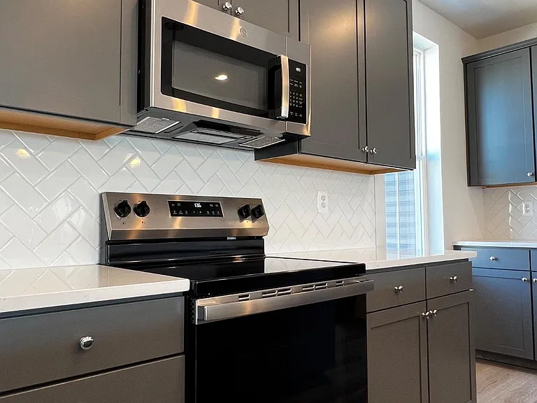 357 Andrew Ct — Photo 15