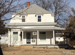 324 E Lincoln Ave, Lincoln, KS 67455