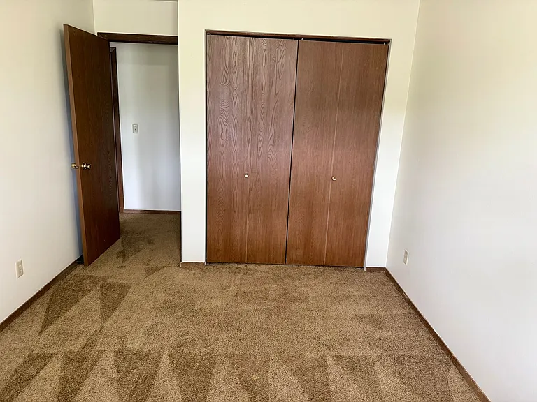 917 Silver Lake Dr — Photo 14