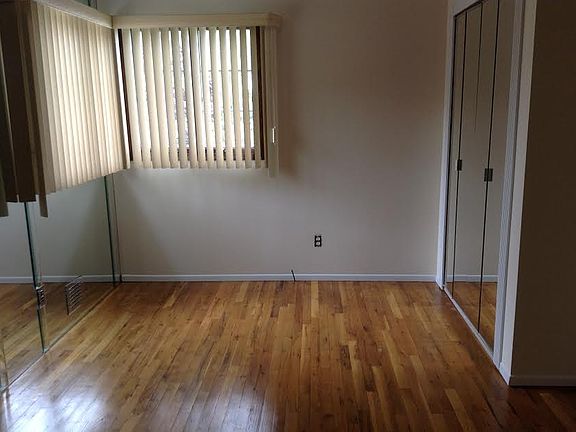 4th image of 27 Clearmont Ave