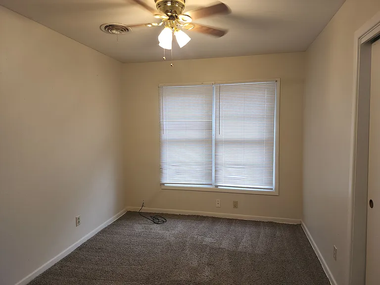 1617 Avenue D — Photo 11