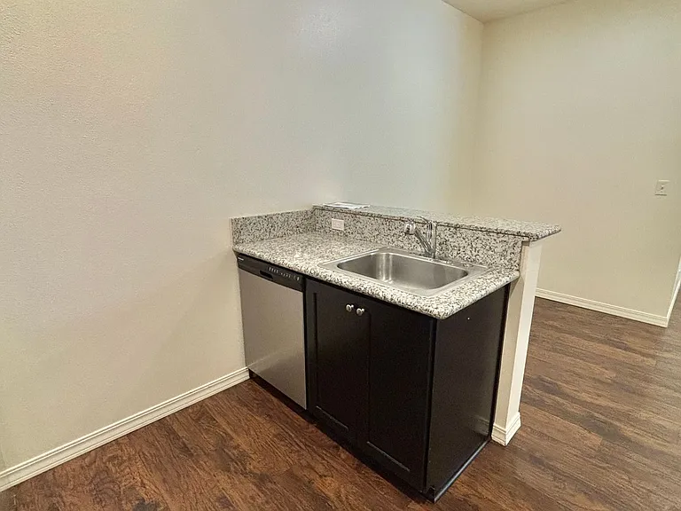 J0442 - Provi — Photo 9