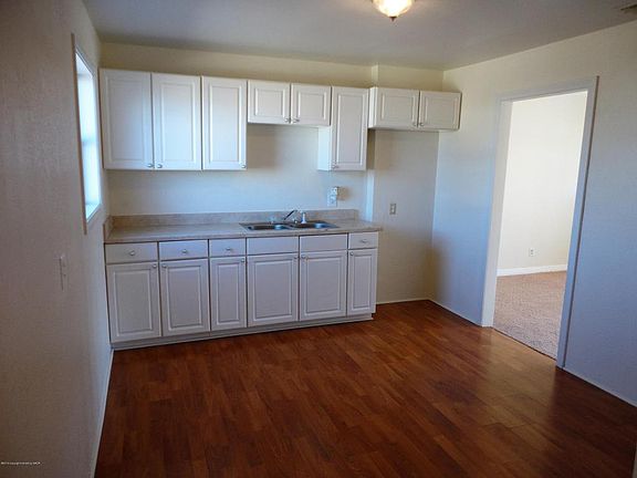 3rd image of 612 Deane Dr