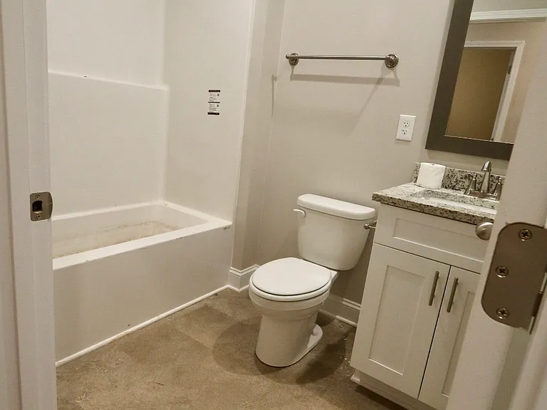 612 Vang Ct #612 — Photo 8