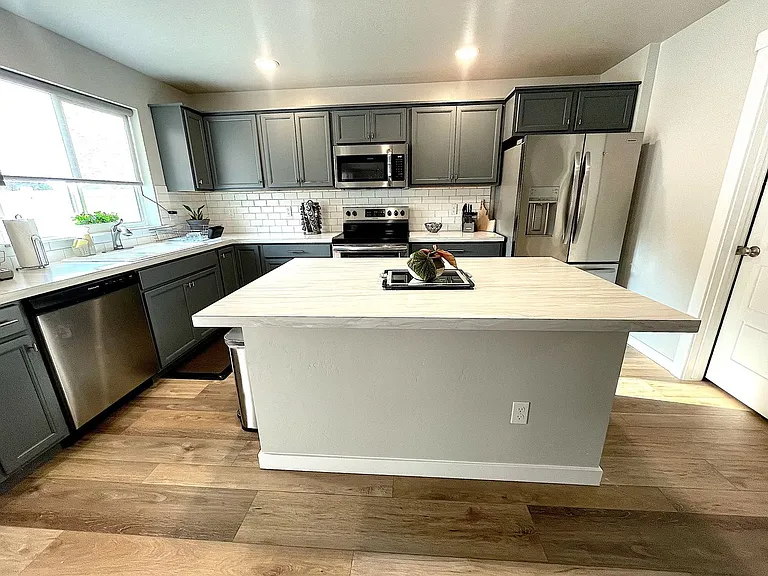 944 S Wavetrain Ave — Photo 6