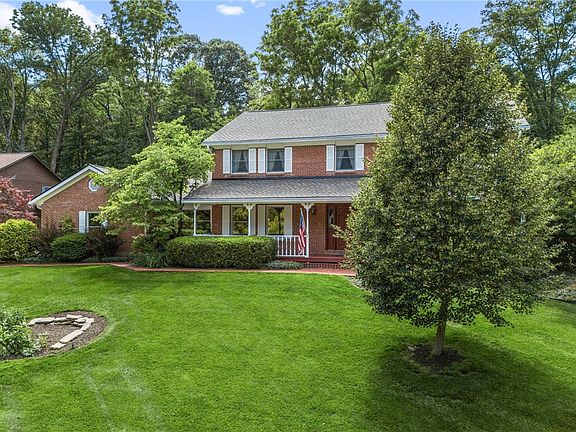 2nd image of 365 Twelve Oaks Trl
