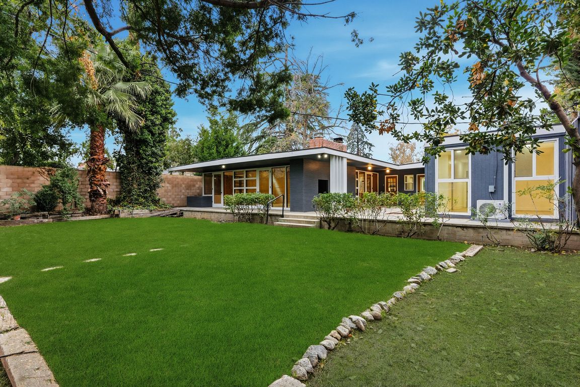 next background image