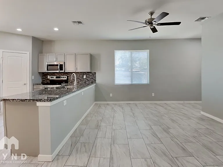 6041 S 8th Pl — Photo 5