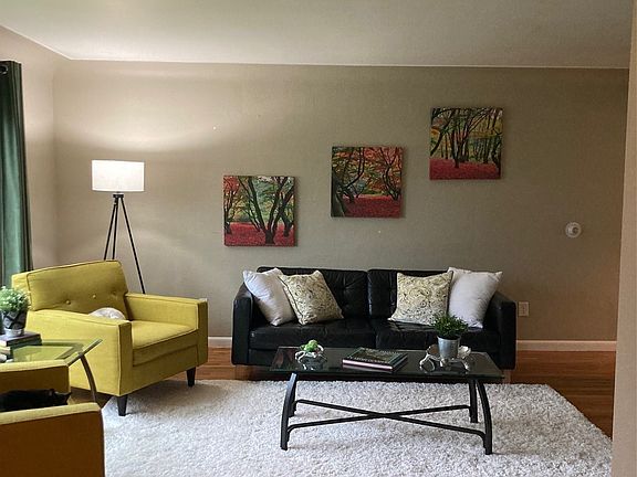 3rd image of 1003 Lybarger Street NE
