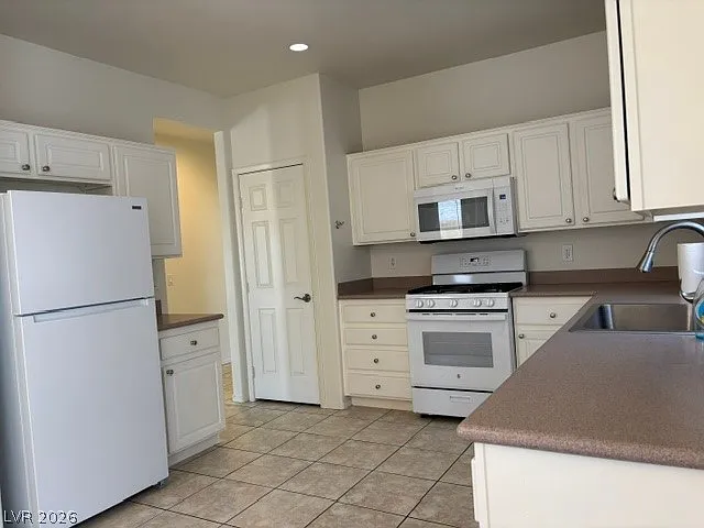2866 Shimmering Bay St — Photo 11
