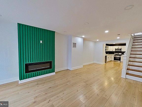 4th image of 1129 W Ostend St