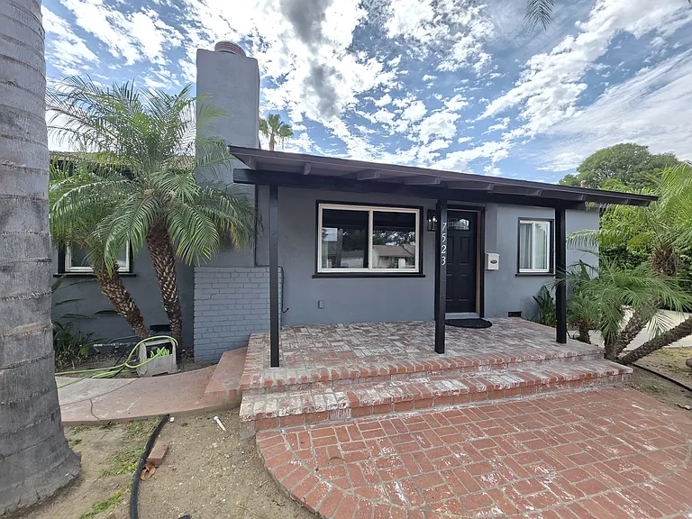 7523 Darby Ave — Photo 23