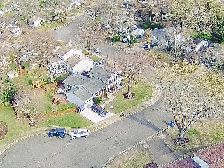 402 Dodd Ct NW — Photo 32
