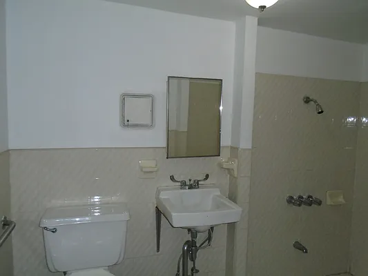 Rented by 18 REALTY | media 47