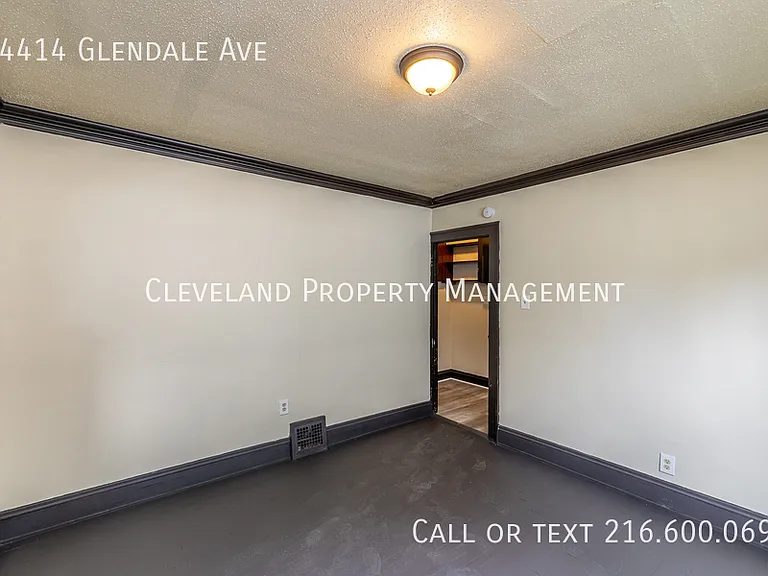 14414 Glendale Ave — Photo 15