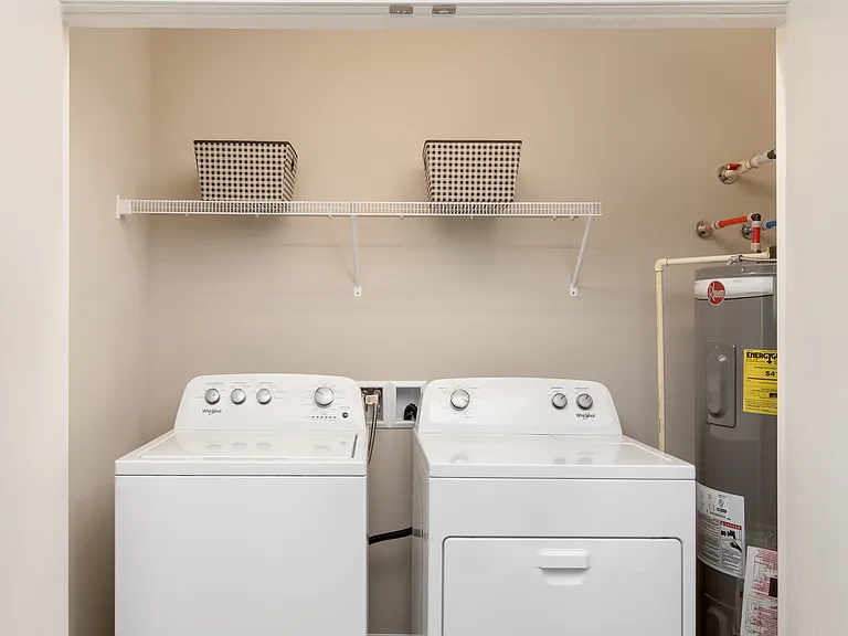 High Bluff Townhomes Full Size Washer and Dryer