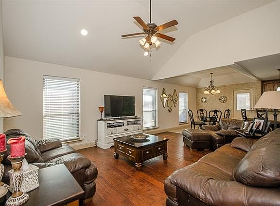 5th image of 10813 Thorngrove Ct