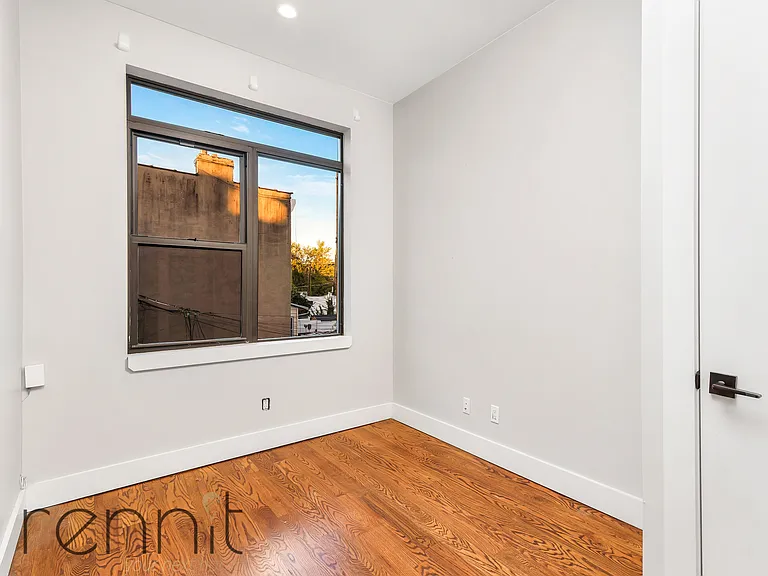 377 Onderdonk Ave #2B — Photo 5