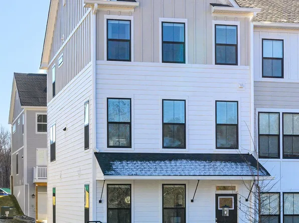 2834 SW Eetbay Ct, Charlottesville, VA 22902