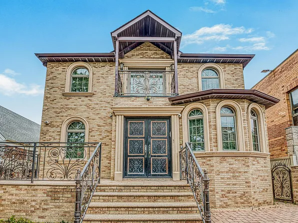 147-15 73rd Ave, Flushing, NY 11367