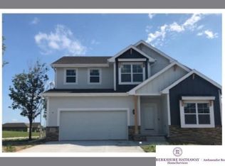 16907 Cary St, Omaha, NE 68136