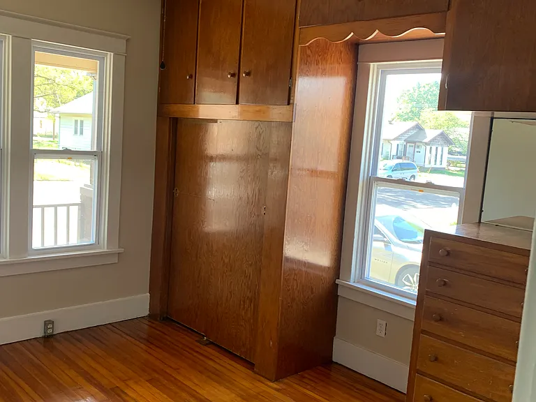 317 Grand Ave — Photo 7