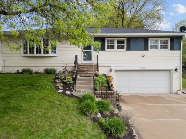 4131 Fillmore Ln, Davenport, IA 52806