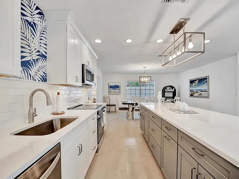 567 Venice Ln — Photo 6