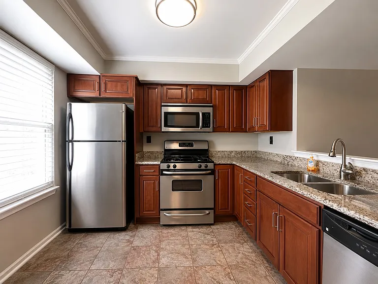 365 Independence Dr — Photo 3