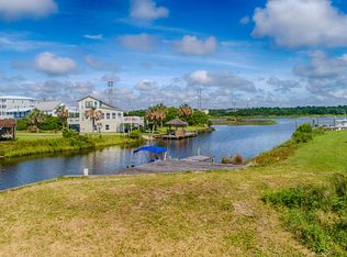 6 Barton Bay Ct, Sneads Ferry, NC 28460