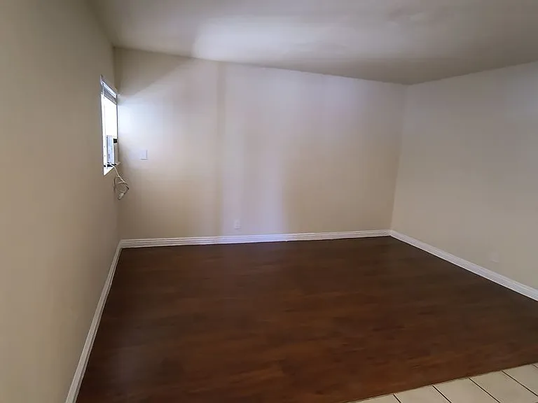 Ramona Garden Apartments — Photo 7